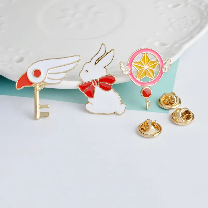 Cute SAKURA Star Stick Magic Wand Bird Head Rabbit Brooch for Girls Denim Jacket Pin Uniform Badge Fashion Japanese Animation Jewelry