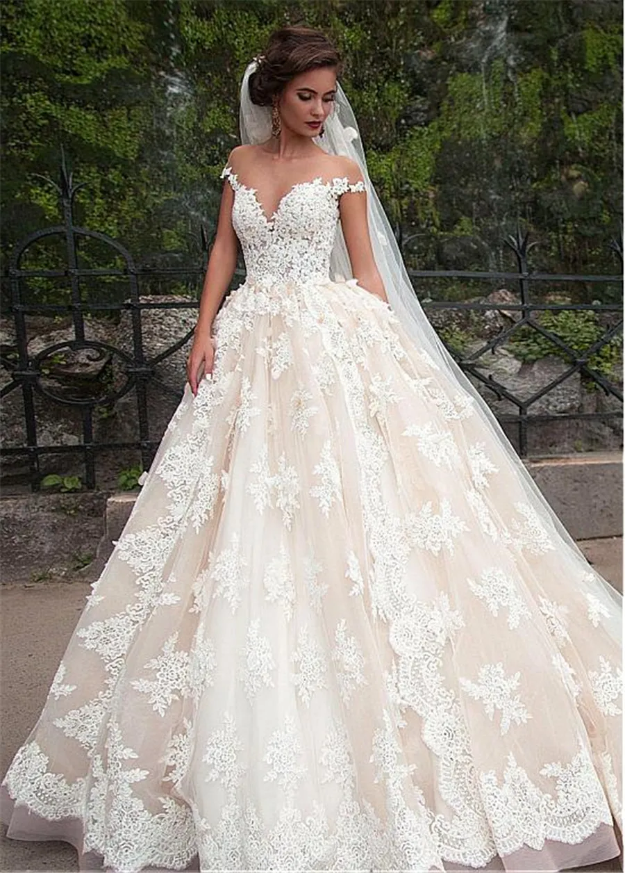 Fantastic Tulle Bateau Neckline Ball Gown Wedding Dresses With Lace Appliques Hot Design Champagne Bridal Gowns vestido de novia