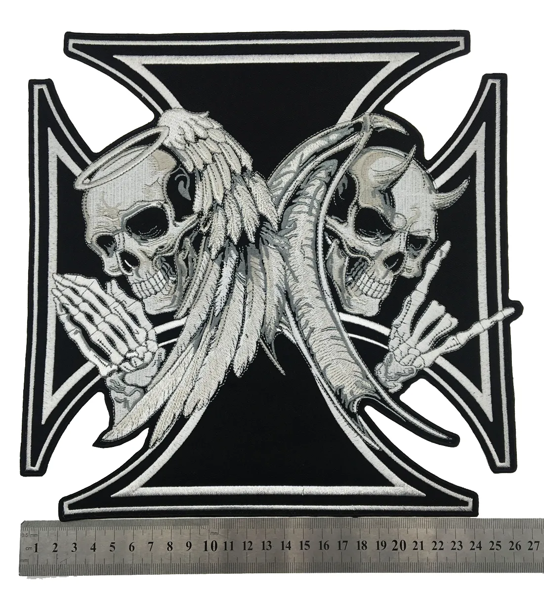 Nowy przybycie duży rozmiar Krzyż Death Devil Skull Patch Angel Skull Motorcycle Motocykl haftowany z tyłu plaster żelaza na szycie na darmowej wysyłce