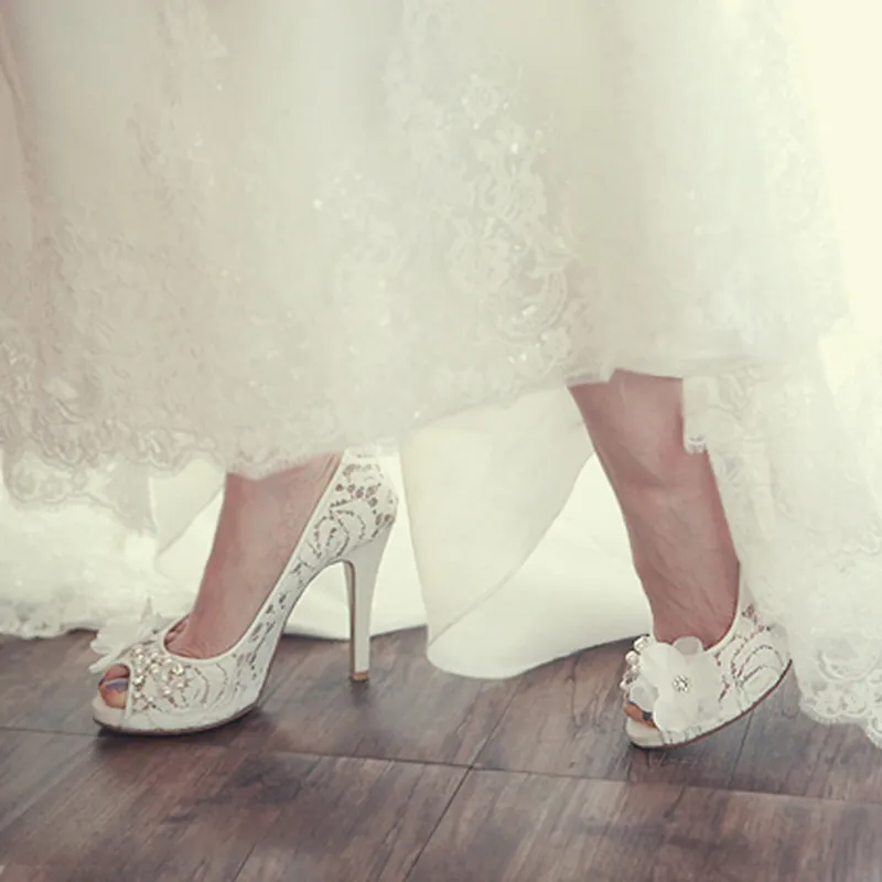 Lyxig modell Bridal Lace Shoes Peep Toe Koren Vit Bröllop Skor Fashion Platform Stiletto Heel Mor of the Bride Shoes