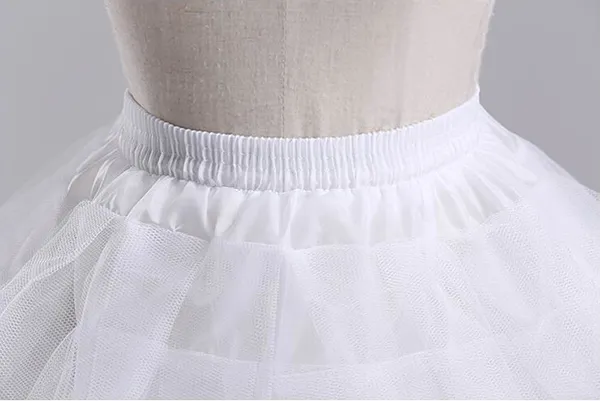 2017 barn petticoats bröllop tillbehör 3 lager hoopless kort crinoline vit blomma flicka klänning barn prinsessa underskirt