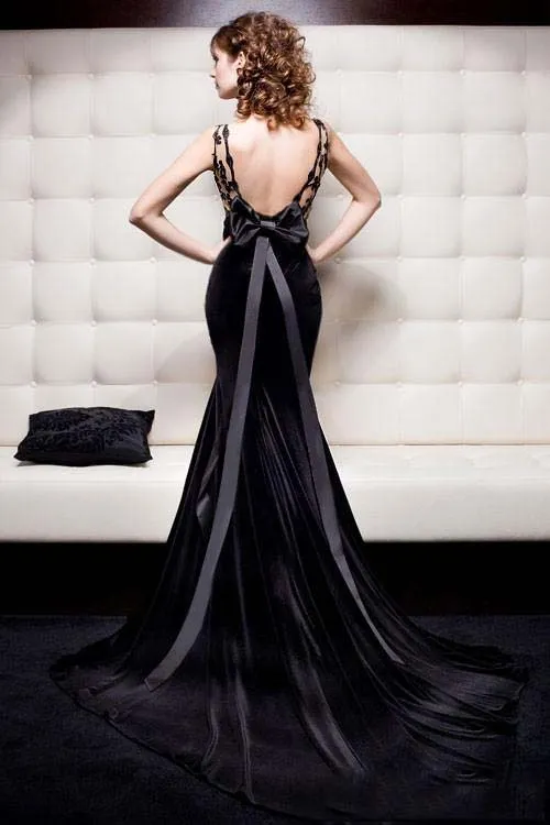 Noble Sexy Evening Dresses Plunging Sleeves Black Velvet Prom Gowns Backless With Applique And Bow Sweep Train Custom Made Formal Party Gown