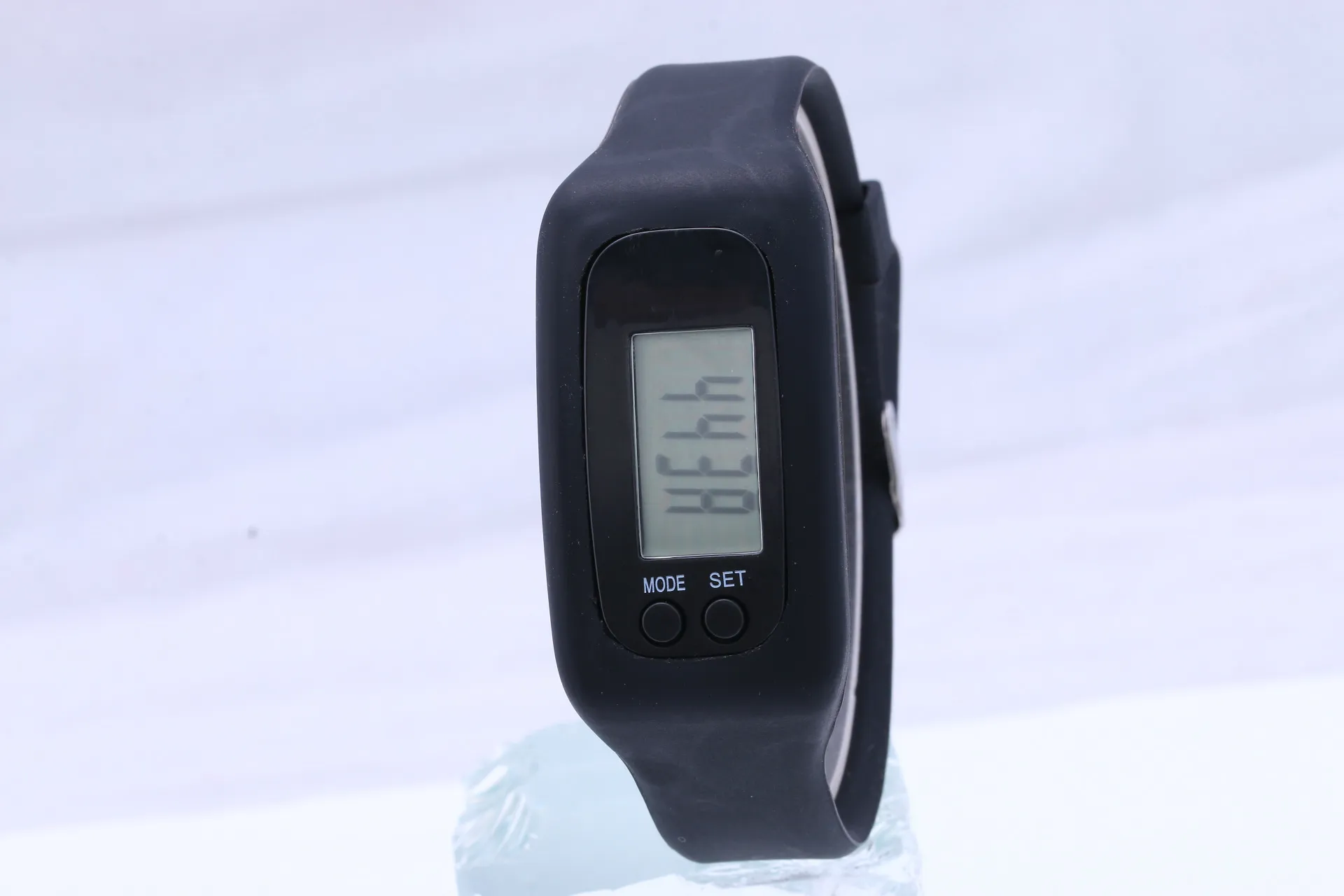 200 pçs / lote Mix 12 Cores moda Digital LCD Run Etapa Pedômetro Curta Distância Calorie Counter Watch Pulseira LED Pedômetro Relógios LT022