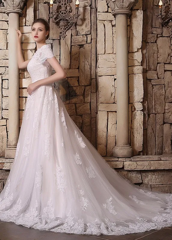 Abiti da sposa modesti in pizzo vintage maniche corte con maniche a-line collo smerlato Abiti da sposa Real Couture abito da sposa su misura