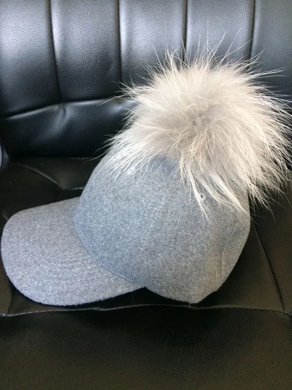 Bomull Baseball Cap med Enstaka Pom Pom Fox Fur Hattar Unisex Justerbar Snapback Hat Caps Nyaste Gratis frakt