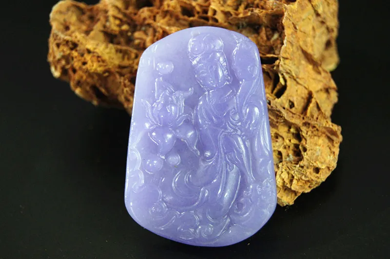 Violet Emerald Handmade Carving of Lotus Bogines Buddha amulet Naszyjnik Wisiorek