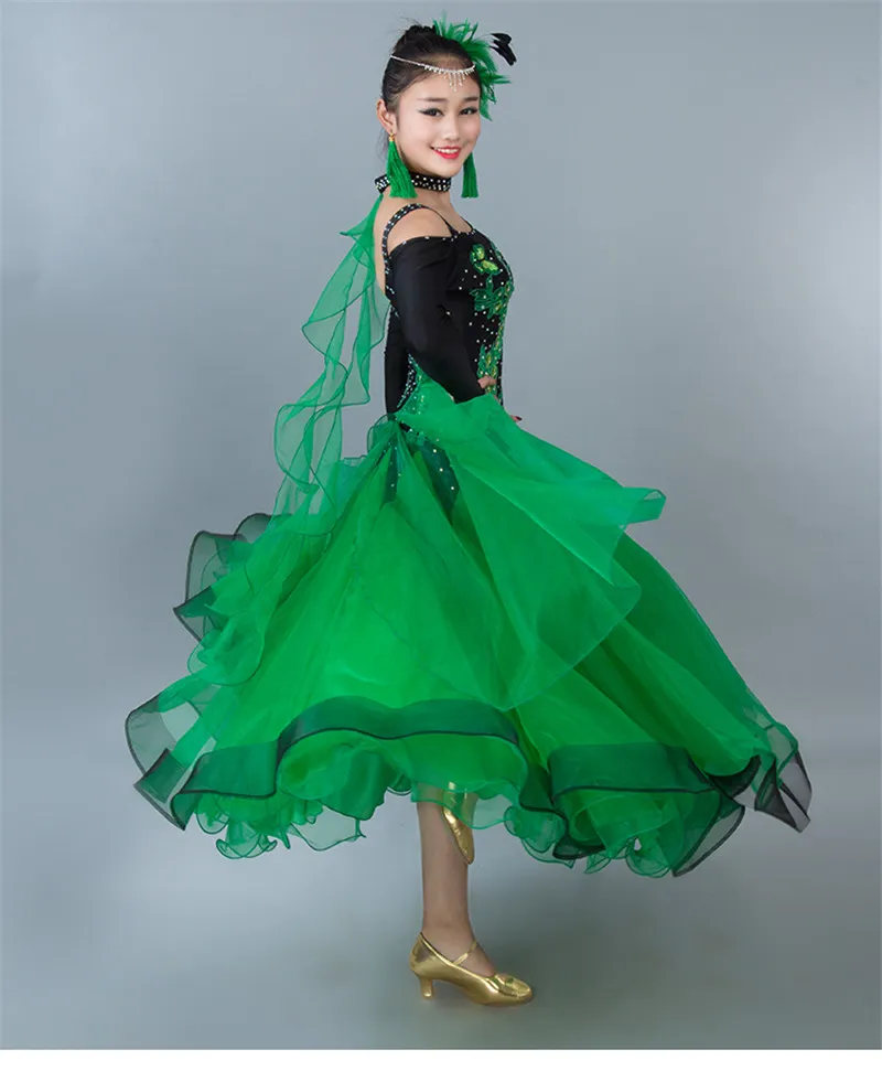 Adulte / Femmes Robe De Danse De Robe Moderne Valse Compétition Standard Robe De Danse Sexy Sans Bretelles Robe Strass Brodée Vert