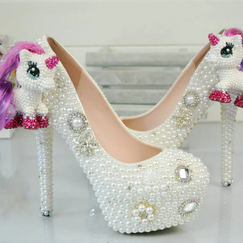 Zapatos De Boda De Perlas Blancas Caballo Pony Figurine Zapatos
