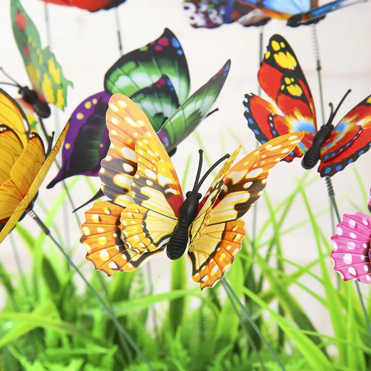 Nya Färgglada Dubbelvingar Butterfly Stakes Garden Ornaments Party Supplies Dekorationer för Utomhus Garden Fake Insects