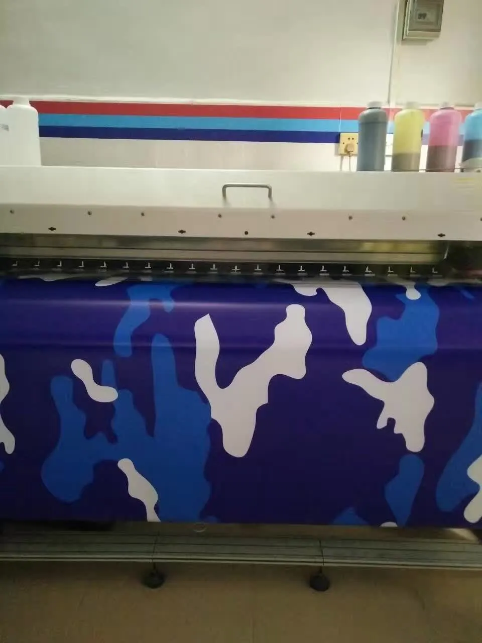 화이트 파란색 위장 비닐 포장 / 트럭 / 공기와 호일을 덮고있는 보트를위한 흰색 Camo 스타일링 크기 1.52 x 30m / 롤