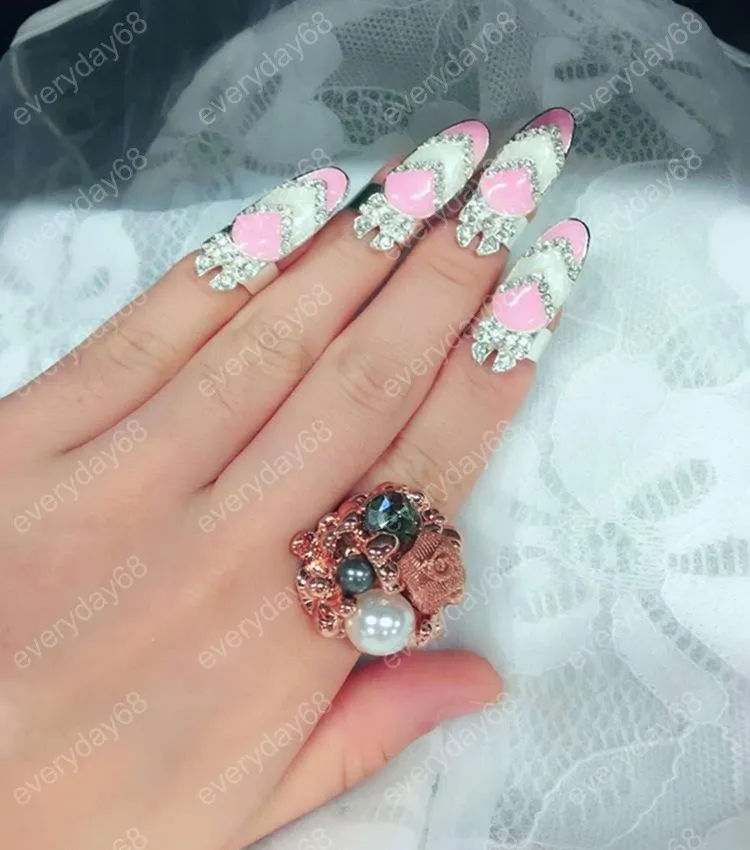 Nuovo strass Bowknot anello unghie con dito fascino corona fiore cristallo personalità arte unghie anelli regolabili gioielli di moda da donna