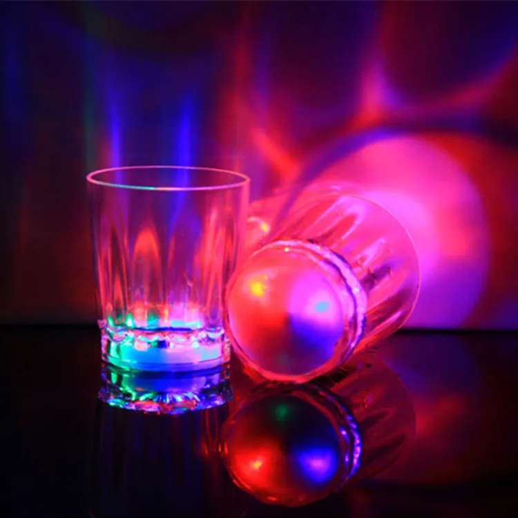 Vinho de incandescência copos de vinho tumbler Mini luz Luminosa Flash LED de Vidro Pequeno Colorido KTV bar de concerto especial Drinkware Piscando coffer canecas