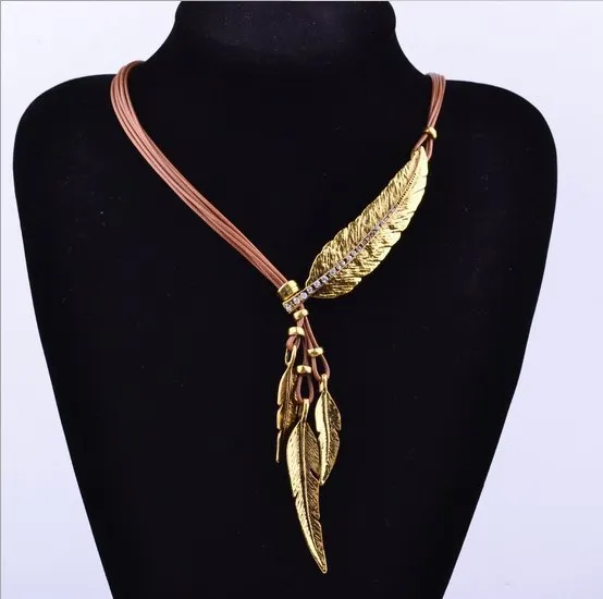 Nouveautés Mode Corde Chaîne Plume Motif Pendentif Colliers Style Bohème Noir déclaration collier Bijoux Pour femmes Chaînes de Chandail