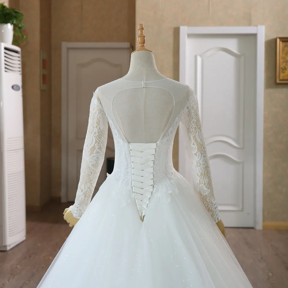 100% de vraies images A-ligne robe de mariée en dentelle Scoop manches longues évider robe de mariée attacher jusqu'à train chapelle