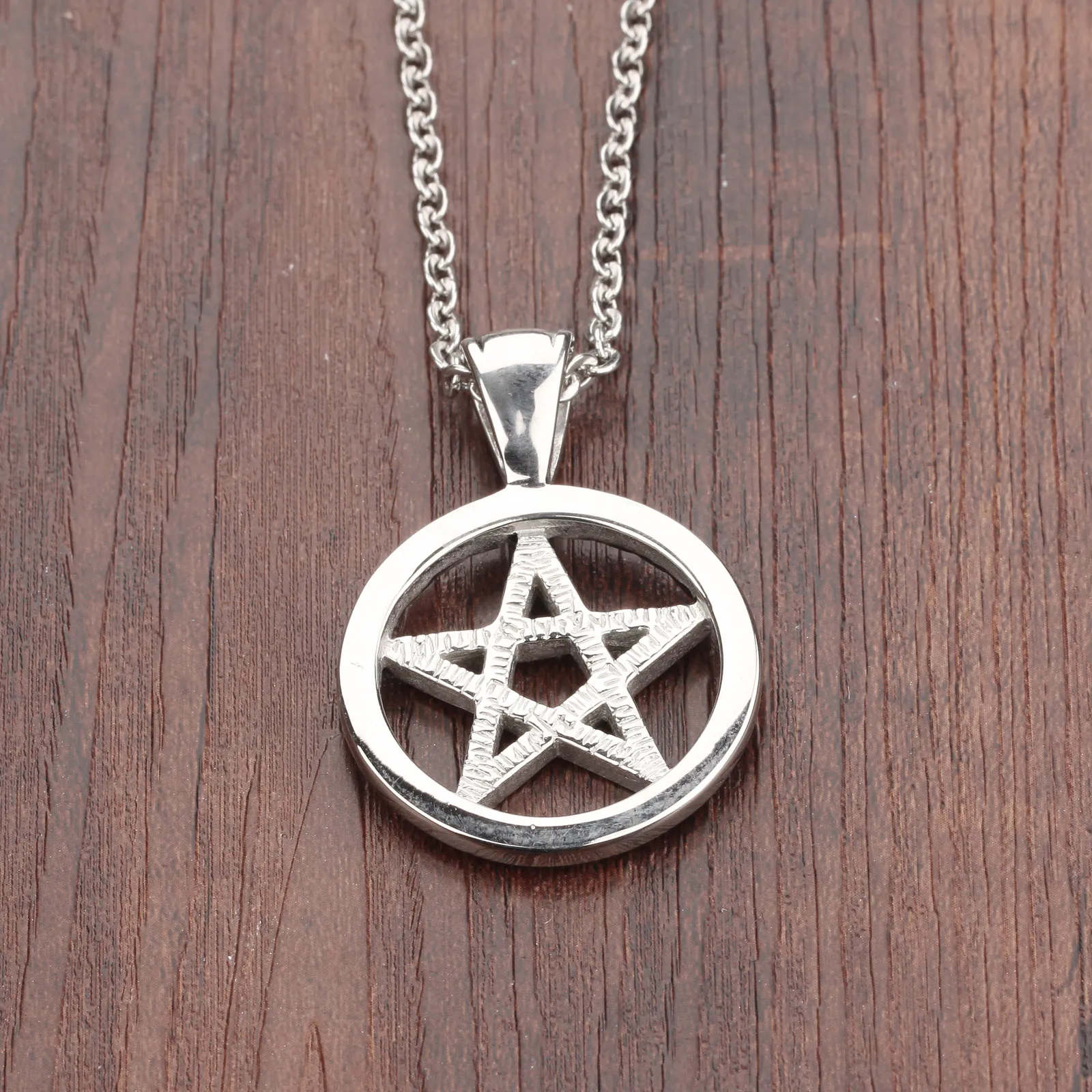 Cool presentgjutning 316L Stainless Steel Pentagram Satanic Symbol Satan Worship Pendant Halsband med kedja