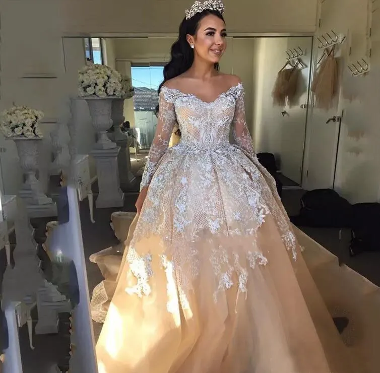 2017 principessa off spalla manica lunga manica di pizzo abito da ballo cattedrale abiti da sposa abiti da sposa di lusso dubai tulle arabo tulle in rilievo abiti da sposa en10204