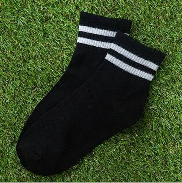 Free ship College wind two bars couple personality Men's Socks stripes in tube sock men and women with the paragraph NW001