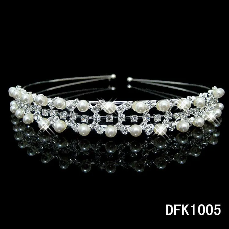 Venda quente Charme casamento nupcial dama de honra tiara coroa headband coração flor meninas amor cristal strass festa jóias B179