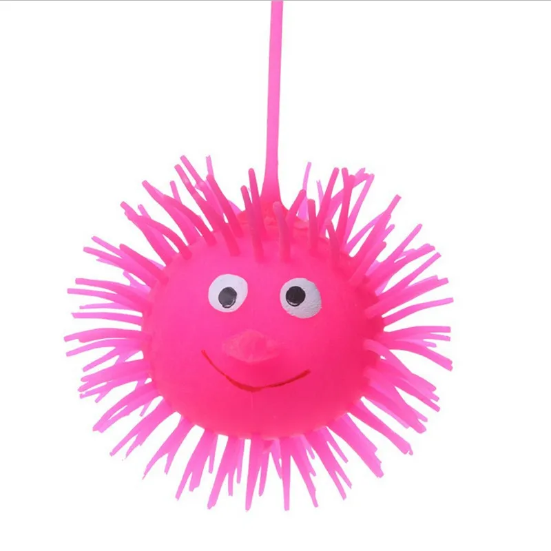 2017 LED émettant de la lumière hérisson boule en peluche boule élastique Hlashing boule poilue Vent jouets enfants jouets 