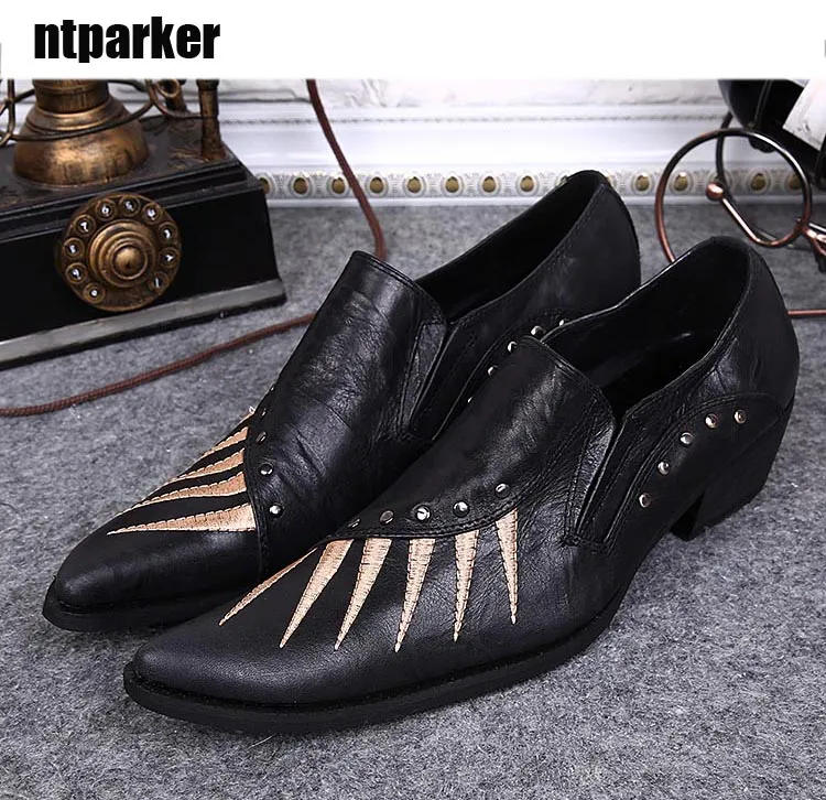 Japansk stil läderskor Svart Personlighet Broderi Rivets Klänning Skor Man Business / Party / Casual Shoes 45 46