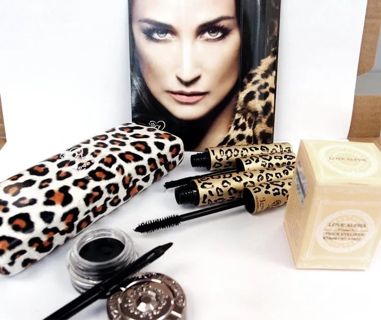 Nieuwe Love Alpha Mascara Magic Leopard Fiber Mascara Brush Eye Black Make-up Wimper Grower Eye Black Curling lange wimpers / set