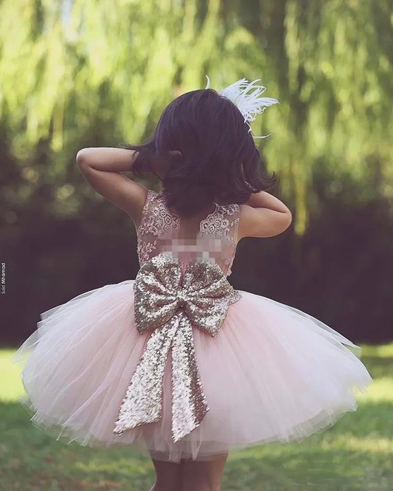 Retro Tutu Roze Korte Bloem Meisje Jurken Voor Land Bruiloft Party Bog Lovertjes Boog Crew Neck Baby Child Birthday Formal Dress Kant