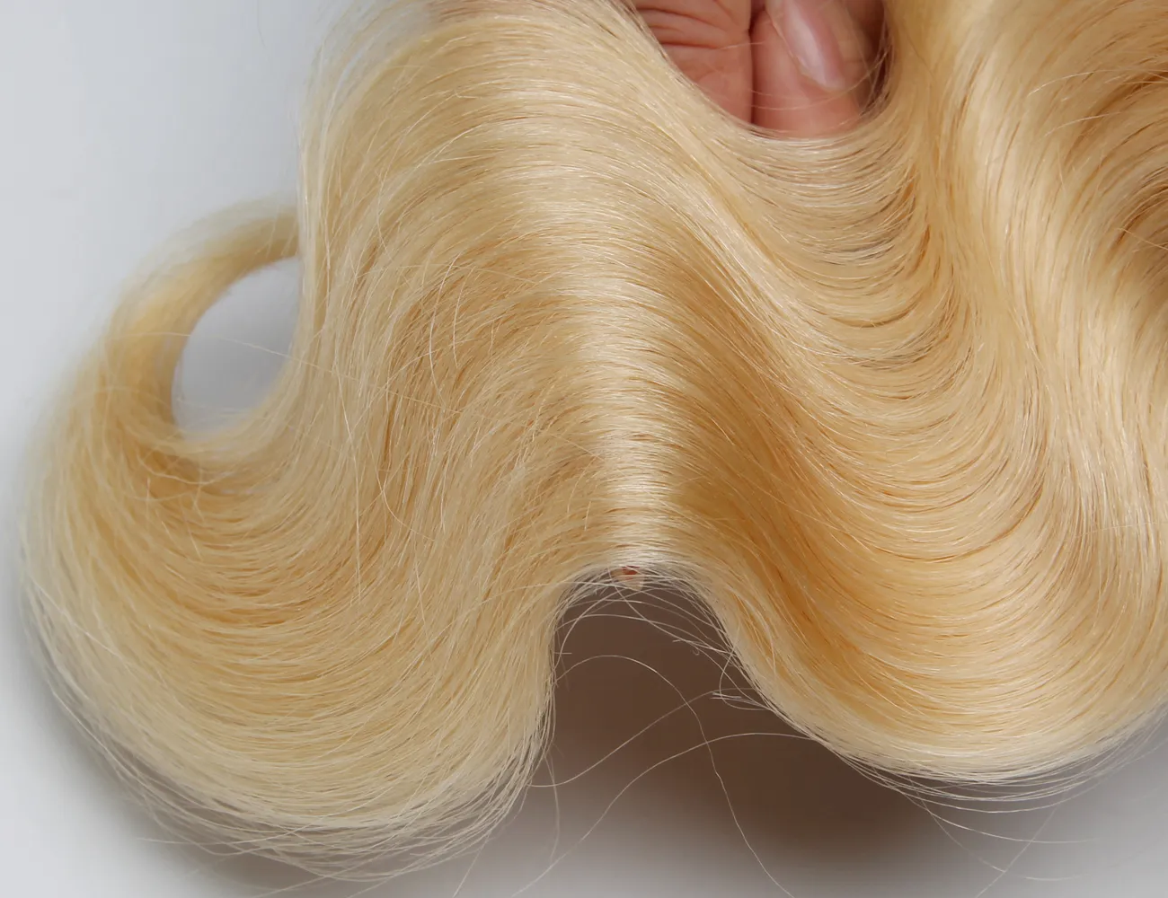 Grade 10A Bleach Blonde 613 Cheveux Vierges Brésiliens Vierges Tissages de Cheveux Humains Bundles Vague de Corps Eurasienne Russe Péruvienne Indienne Malaisienne Cheveux