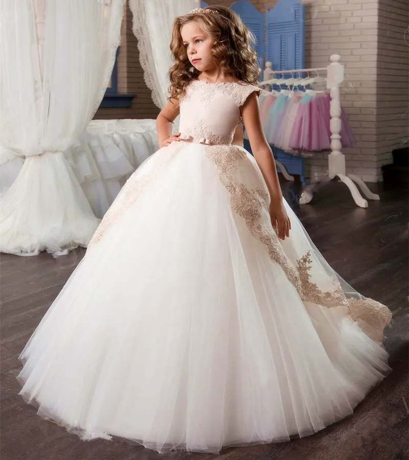 Crystals Lace Arabi Flower Girl Dresses Short Sleeves Ball Gown Tulle Child Dresses Beautiful Flower Girl Wedding Dresses