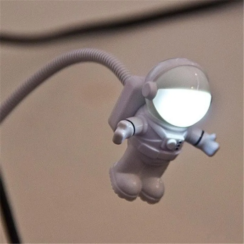 2017 Астронавт / Spaceman LED Night Light USB Настольная лампа Компьютер PC / клавиатура Гибкий свет книга лучший подарок для друга ZA1355