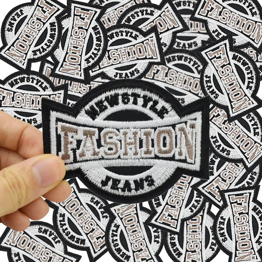 Fashion Badge Style Patch för Kläder Iron Broderad Patch Applique Iron On Patches Sy Tillbehör För Kläder 10st / Lot