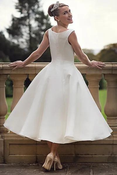 60S 빈티지 짧은 차 길이 웨딩 드레스 간단한 보트 넥 볼 가운 새틴 민소매 리셉션 여성 두 번째 결혼식 신부 가운