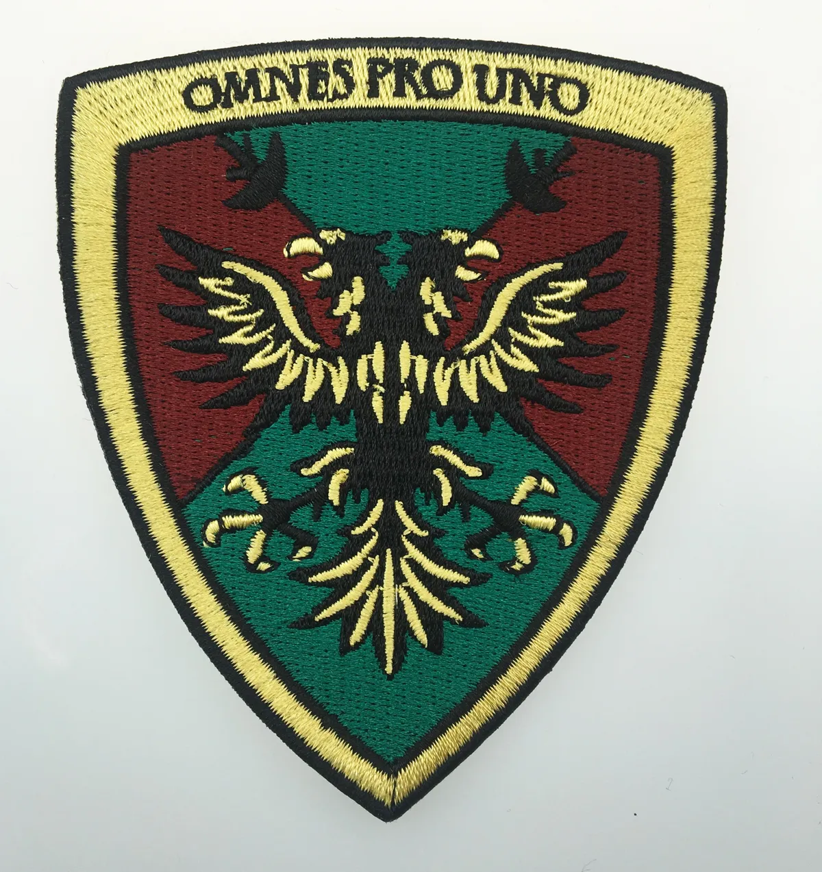 Ricamo personalizzato di trasporto libero OMNES PROUNO Double Eagle Patch 100% emb Punti Hot Cut Border con ferro su supporto