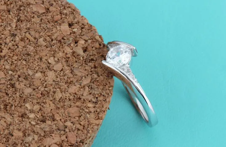 bella principessa gioielli placcatura S925 argento sterling anello di diamanti di cristallo zircone anello nuziale misura US6 / 7/8/9