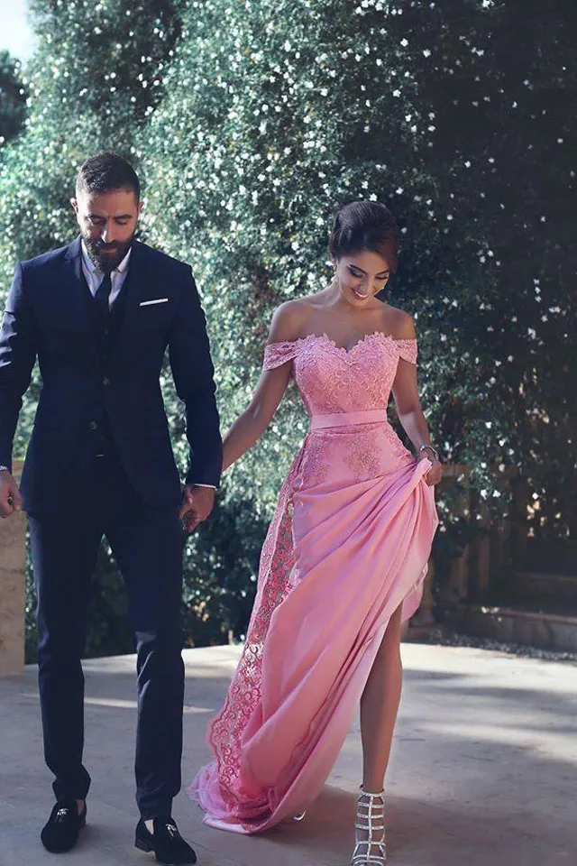 Romantische 2017 roze chiffon en kant zeemeermin prom jurken lang met afneembare trein sexy off shoulder lange feestjurken Custom EN12173