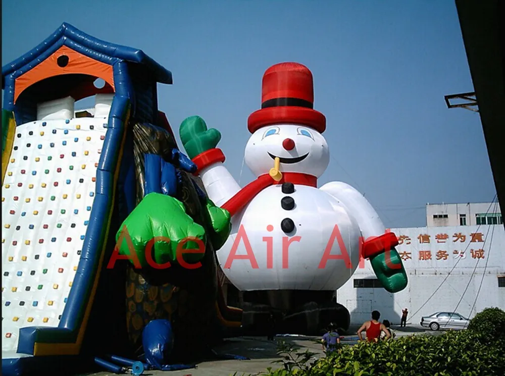 Riesiger Germmy, 6 Meter hoch, schönes und cooles, rauchendes, luftgeblasenes Weihnachts-Schneemann-Schneemann-Modell für Weihnachtswerbung