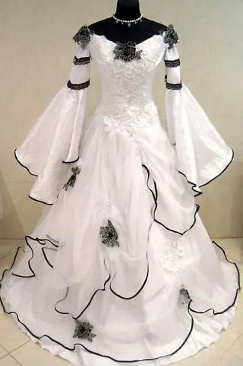 Vintage noir et blanc robe de mariée gothique Scoop de l'épaule celtique robes de mariée fermeture éclair jusqu'à corset à la main fleurs balayage train