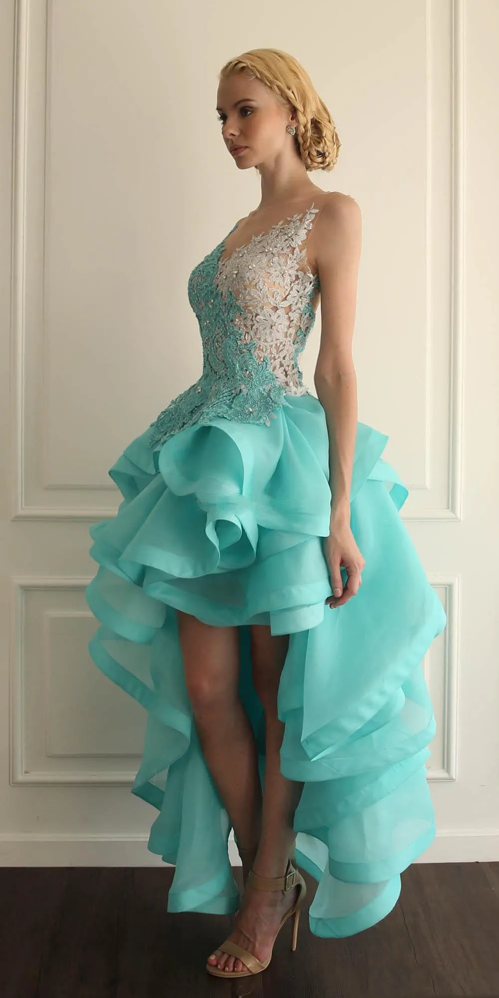 Jewel Sheer Neckline High Low Short Homecoming Dresses Turquoise Prom Gowns With Lace Applique Backless Ruffles Cocktail Gowns Cus8862325