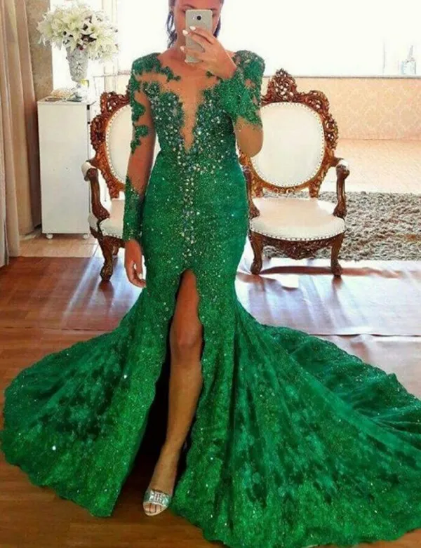 Luxury Emerald Green Arabic Evening Dress Sheer Jewel Neck Beaded Lace Appliques Illusion Long Sleeves Crystals Front Split Prom Gown