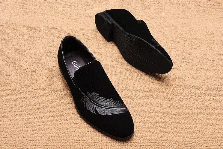 Hot sales Fashion Men Loafers Slip on Mens Shoes Casual Velvet Slippers British Dress Shoe Men`s Flats Wedding and Party Shoes M216