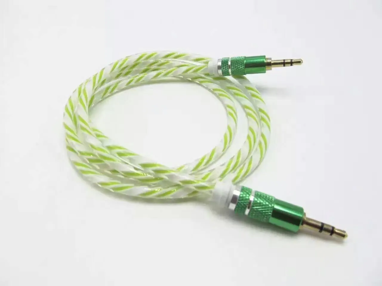 Kryształ Rianbow Delikatny Odważny aluminiowy metalowy kabel adaptera 3.5mm Stereo Audio Aux Cable 1M 3FT 1000 sztuk / partia