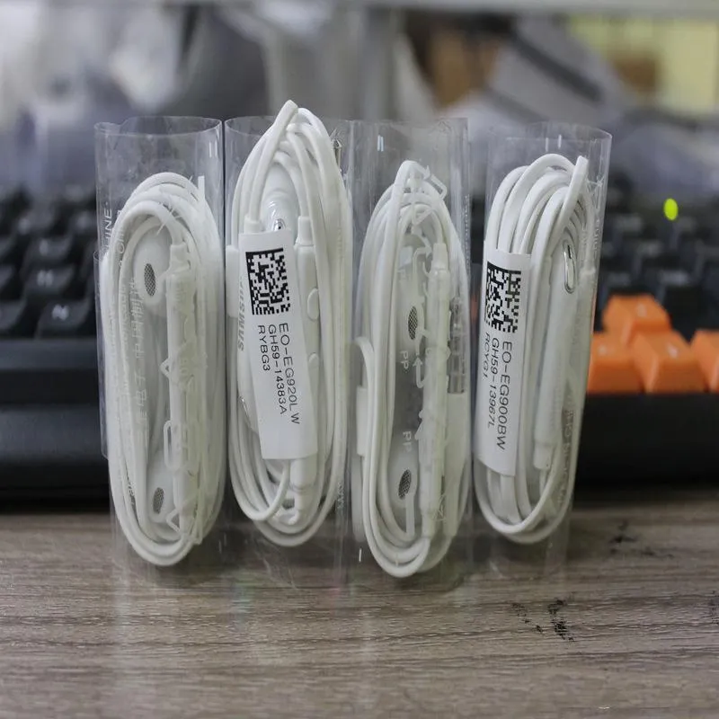 In-Ear Earphone Headphone Stereo Headset With Wire Cable Remote Mic Control Earbuds For Smartphone Mobile Phone