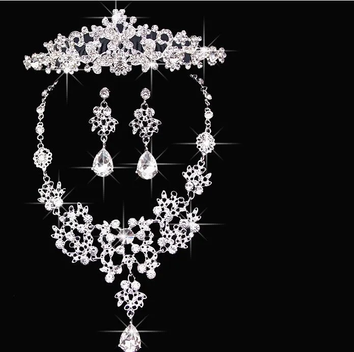 New Arrival Rhinestones Bridal Jewelry Sets Silver Crystals Three Pieces Wedding Necklaces Tiaras Crowns And Earrings For Bride Ac9490888