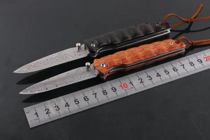 2 färger Swiss Damaskus Stål Folding Kniv Natualsyra Trähandtag EDC Pocket Knivar med lädermantel