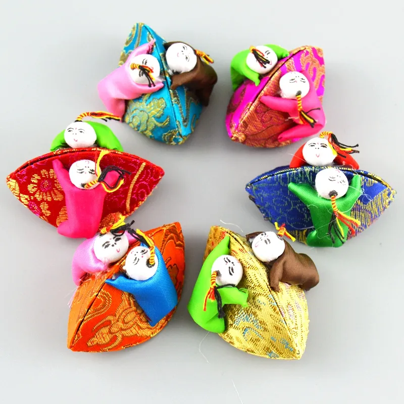 Creatieve Handgemaakte Leuke Mini Jewelry Doos Decoratieve Kid Munt Opbergkoffer Zijde Brocade Craft Kartonnen Verpakkingsdozen / 