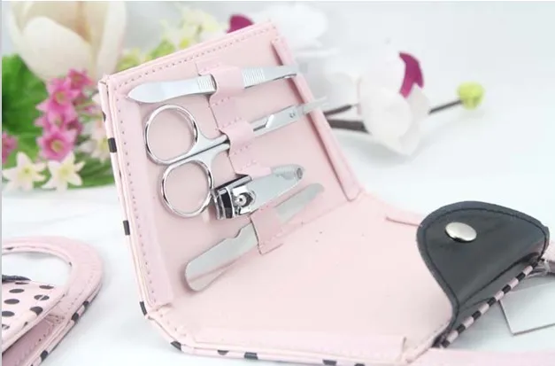 Gratis frakt bröllop favoriserar rosa polka dot purse manicure set brud dusch present pedikyr kit för gäst