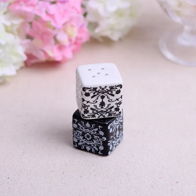 Damask Pattern Wedding Seasoning Cans Salt and Pepper Shaker Ceramic Spice Jars Wedding Party Favor Gift Supplies New5336061