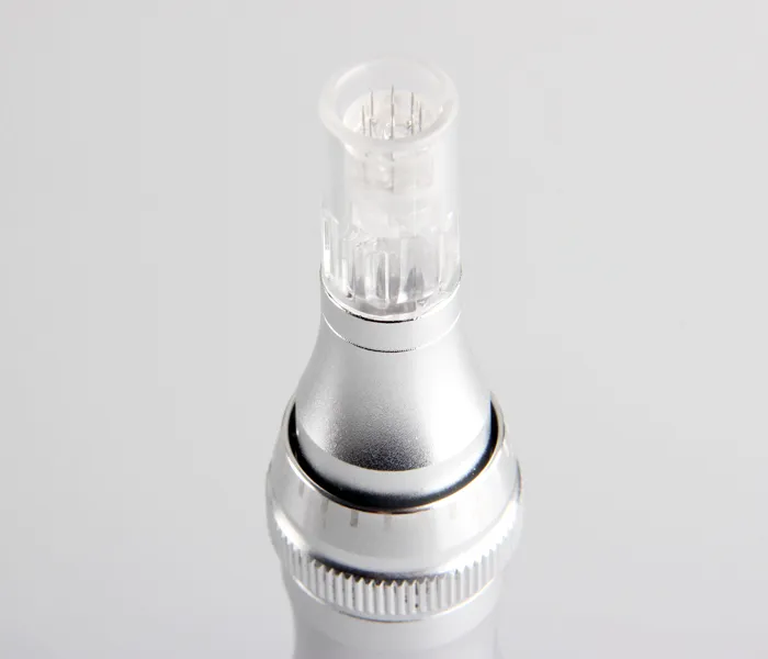 Penna elettrica antinvecchiamento micro aghi facciali antinvecchiamento automatica elettrica della penna di Derma dell'argento con l'imballaggio al dettaglio DHL libera la spedizione