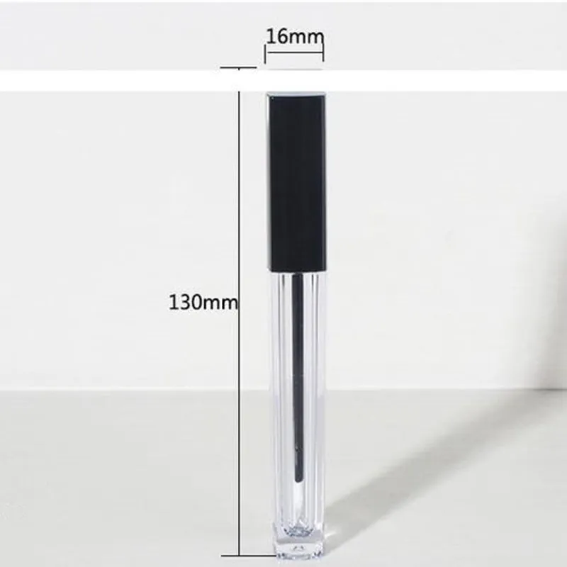 4mlの正方形の形の透明なリップ光沢/カラークリームチューブリップの脂身チューブまたは黒の上のリップスティックF20171437