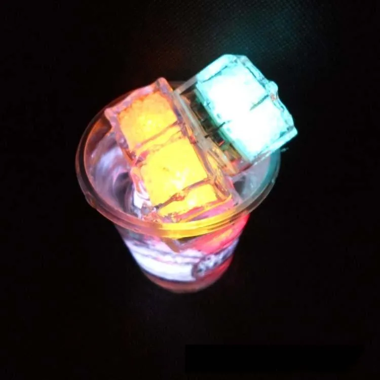 고품질 플래시 아이스 큐브 물 - 활성화 된 플래시 LED 빛 파티 웨딩 바에 대 한 자동 음료 플래시에 넣어 크리스마스