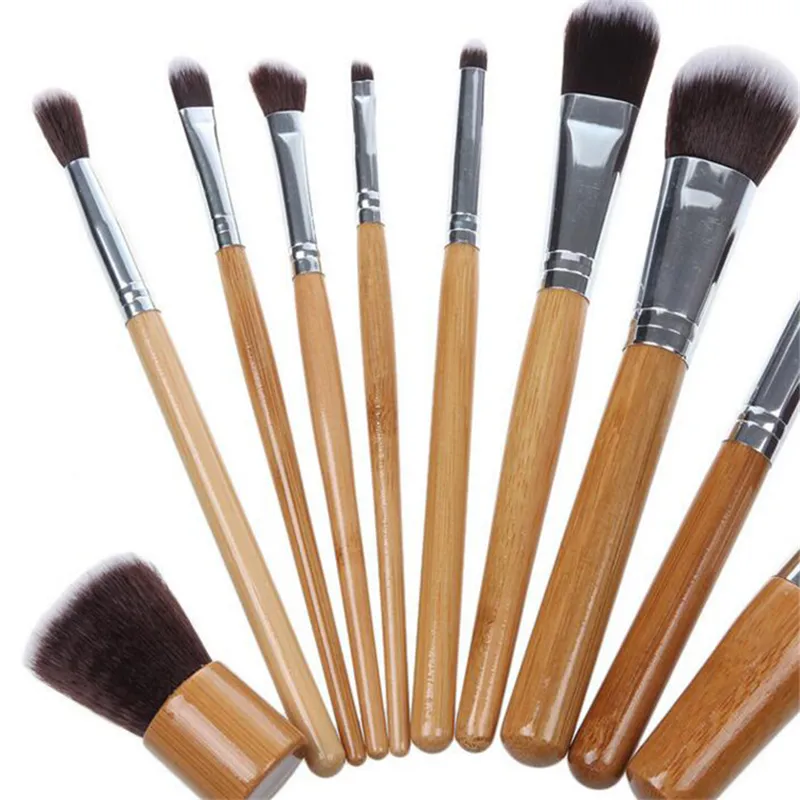Bambuhandtag Make Up Brushes Set Professionell Blush Foundation Eyeshadow Kosmetisk Maquiagem Multipurpose Makeup Brush Kit med påse